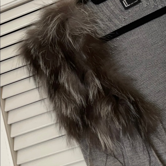 Love Token Fox Fur Trim Sweater Sz XS - Picture 5 of 9